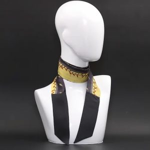Foulard grigio in seta con stampa stilizzata