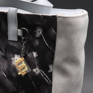 Borsa in camoscio grigio chiaro da giorno