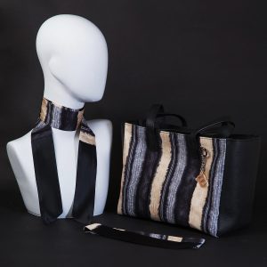 Borsa da giorno a strisce verticali in seta