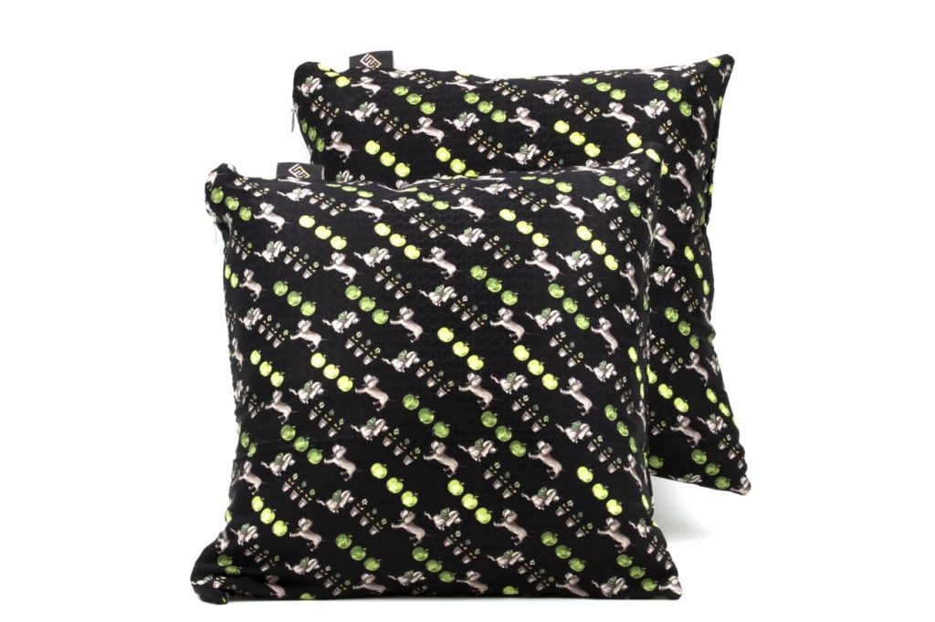 Cuscini quadrati arredo con cagnolini stampati