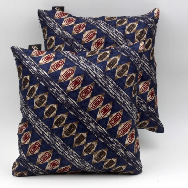 Cuscini quadrati arredo con stampa etnica blu