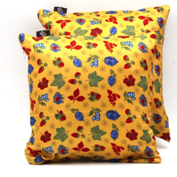 Cuscini quadrati arredo con stampa gialla