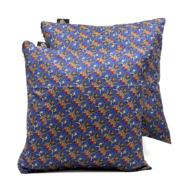Cuscini quadrati arredo per divani blu