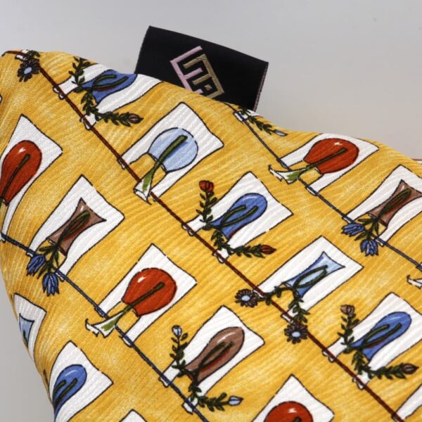 Cuscini quadrati arredo con stampa floreale moderno