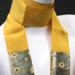 foulard giallo e grigio
