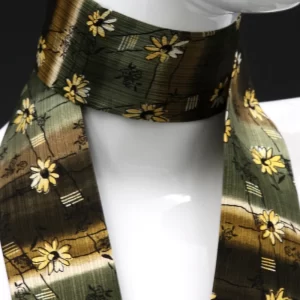 foulard-in-pure-silk-black-with-green-print