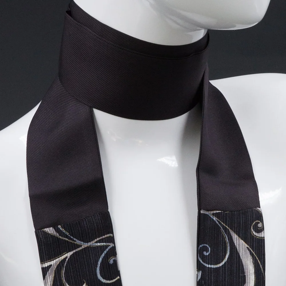 foulard-in-silk-black-with-pattern-print