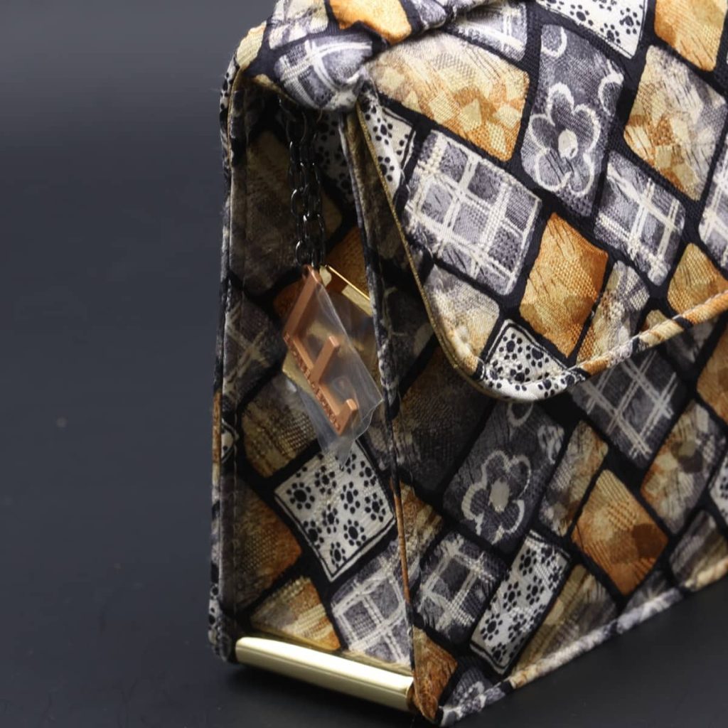 Kit clutch pochette in silk grey and yellow