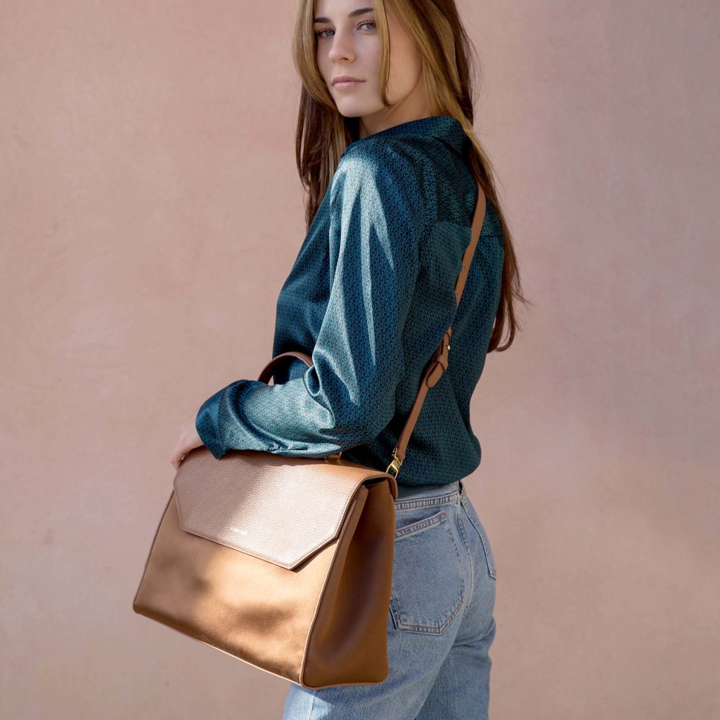 borsa in seta e pelle silky maya marrone 2023